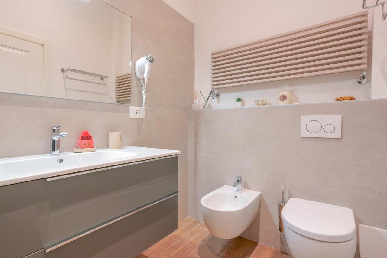 Bed and Breakfast Attico Di Via D'Azeglio Болонья Экстерьер фото