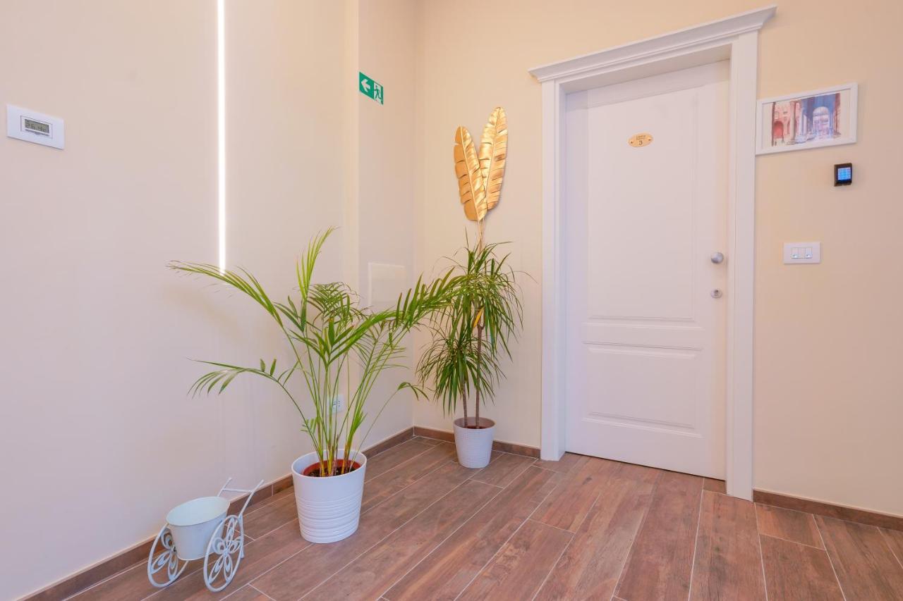 Bed and Breakfast Attico Di Via D'Azeglio Болонья Экстерьер фото