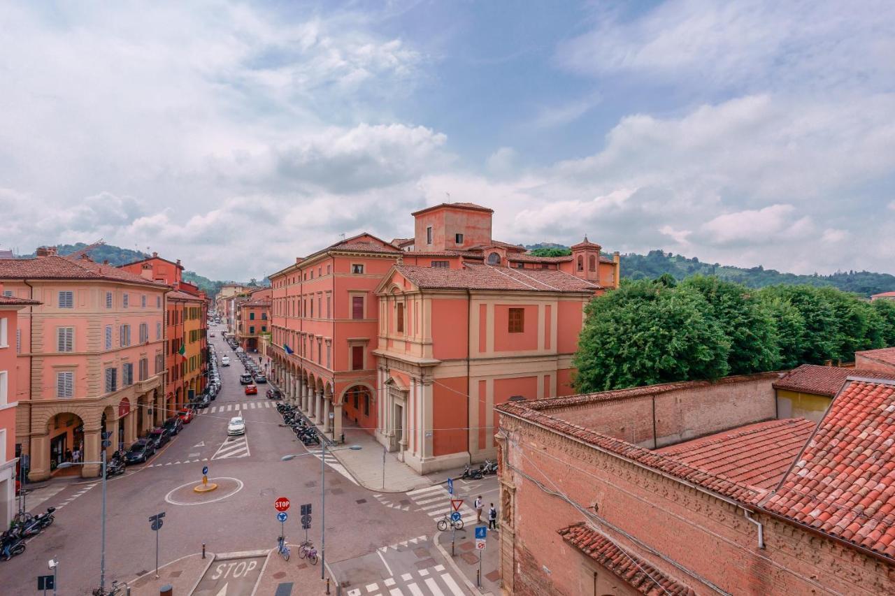 Bed and Breakfast Attico Di Via D'Azeglio Болонья Экстерьер фото