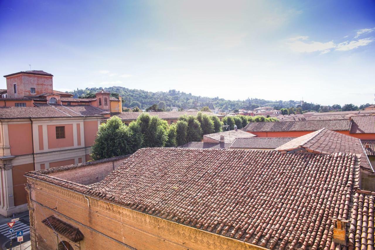 Bed and Breakfast Attico Di Via D'Azeglio Болонья Экстерьер фото